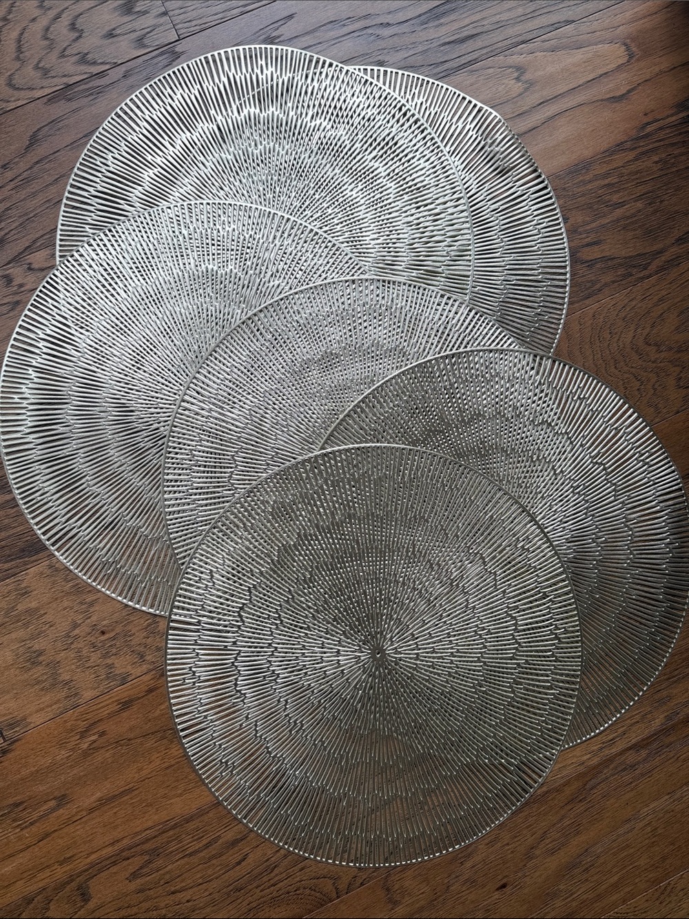 Silver Textured Round Gold plastic Placemats - Set of 6